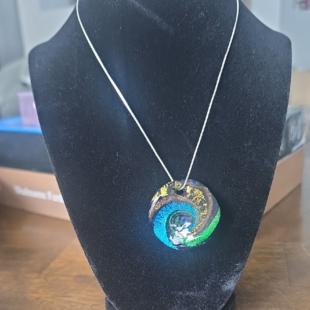 Elegant Multicolor Pendant Necklace